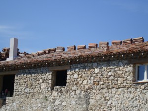 toiture-bergerie-macon-atoiture-tuiles-anciennes-macon-alpes-maritimes-06-var-83-launay-constructionlpes-maritimes-06-var-83-launay-construction