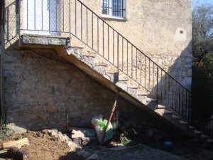 escalier-avant-travaux-macon-alpes-maritimes-06-var-83-launay-construction