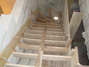 escalier-balance-coffrage-macon-alpes-maritimes-06-var-83-launay-construction