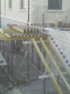 escalier-beton-porte-a-faux-macon-alpes-maritimes-06-var-83-launay-construction