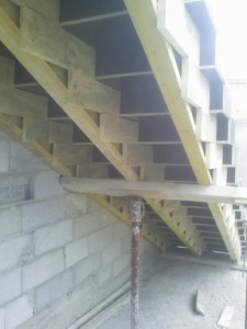 escalier-beton-porte-a-faux-macon-alpes-maritimes-06-var-83-launay-construction