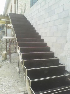 escalier-beton-porte-a-faux-macon-alpes-maritimes-06-var-83-launay-construction