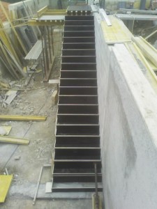 escalier-beton-porte-a-faux-macon-alpes-maritimes-06-var-83-launay-construction