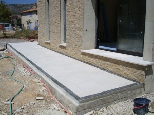 carrelage-rampe-handicape-macon-alpes-maritimes-var-launay-construction19