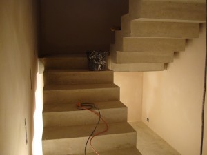 escalier-beton-porte-a-faux-macon-alpes-maritimes-06-var-83-launay-construction
