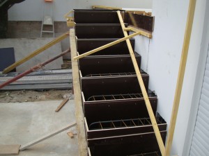 escalier-beton-porte-a-faux-macon-alpes-maritimes-06-var-83-launay-construction