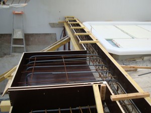 escalier-beton-porte-a-faux-macon-alpes-maritimes-06-var-83-launay-construction