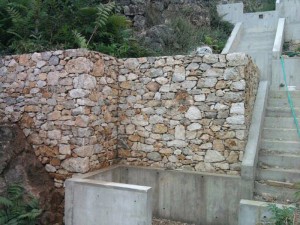 mur-pierre-seche-macon-alpes-maritimes-06-var-83-launay-construction-saint-vallier-de-thiey