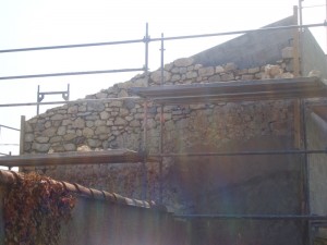 pignon-toiture-mur-pierre-seche-macon-alpes-maritimes-06-var-83-launay-construction-saint-vallier-de-thiey