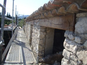 mur-pierre-linteau-genoise-macon-alpes-maritimes-06-var-83-launay-construction-saint-vallier-de-thiey