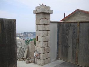 pilier-pierre-de-taille-macon-alpes-maritimes-06-var-83-launay-construction-saint-vallier-de-thiey