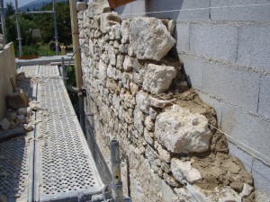 pignon-mur-pierre-macon-alpes-maritimes-06-var-83-launay-construction-saint-vallier-de-thiey, maçon grasse mur pierre