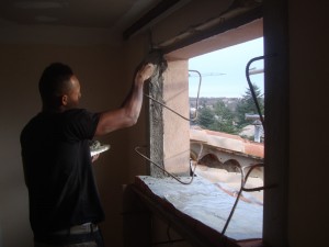 maconnerie-feuillure-fenetre-macon-pose-couvertine-beton-alpes-maritimes-06-var-83-launay-construction