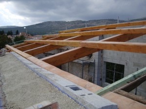 charpente-toiture-macon-alpes-maritimes-06-var-83-launay-construction, maçon toiture grasse