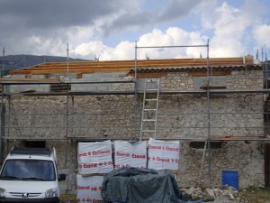 charpente-toiture-macon-alpes-maritimes-06-var-83-launay-construction, maçon grasse