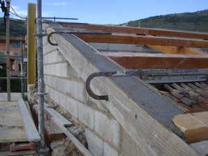 charpente-toiture-macon-alpes-maritimes-06-var-83-launay-construction, maçon toiture grasse