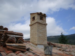 renovation-bergerie-cheminée, macon-alpes-maritimes-06-var-83-monuments-historiques-compagnon-maconnerie, grasse, alpes maritimes, antibes, cannes, séranon
