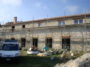 renovation-bergerie-macon antibes, grasse, maçonnerie pierre,-alpes-maritimes-06-var-83-monuments-historiques-compagnon-maconnerie